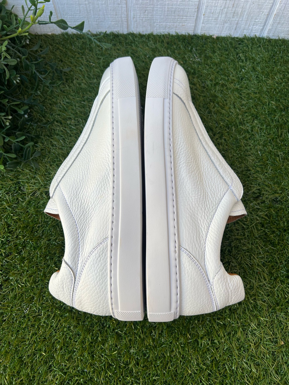 MAGNANNI Laska Slip-On Sneaker
WHITE men size 9.5 new
$475 - Picture 13 of 16